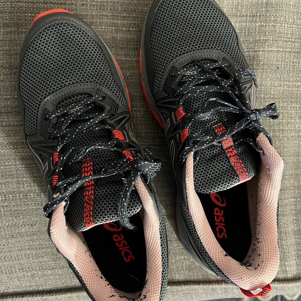 ASICS Women's Gel-Venture 8 Running Shoes size 11. Like new